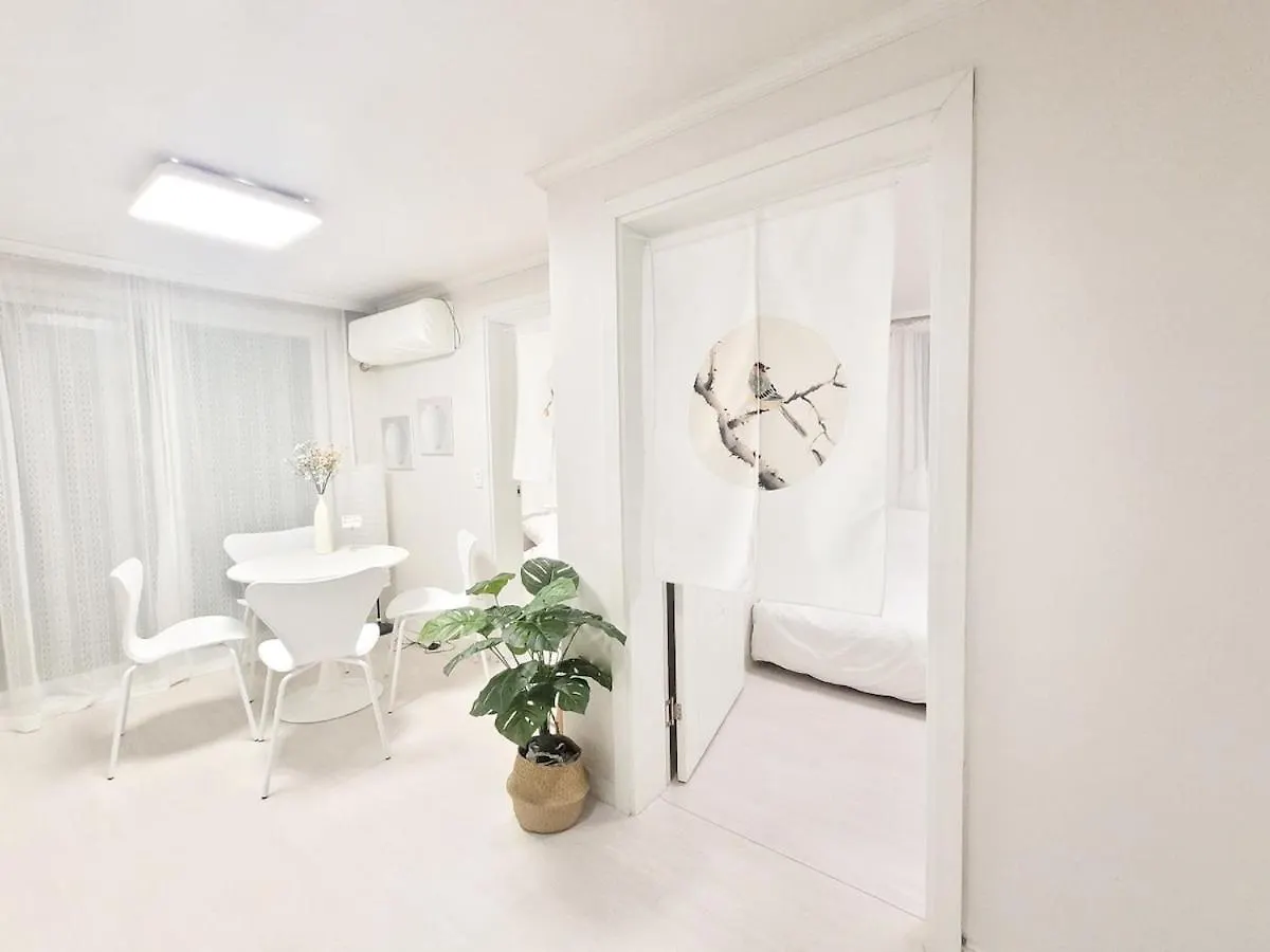 Line 9 Black Stone, 15 Minutes To Gangnam, 30 Minutes To Jamsil, 10 Minutes To Yeouido, 3Bed, Chung-Ang University, Olive Young Seoul