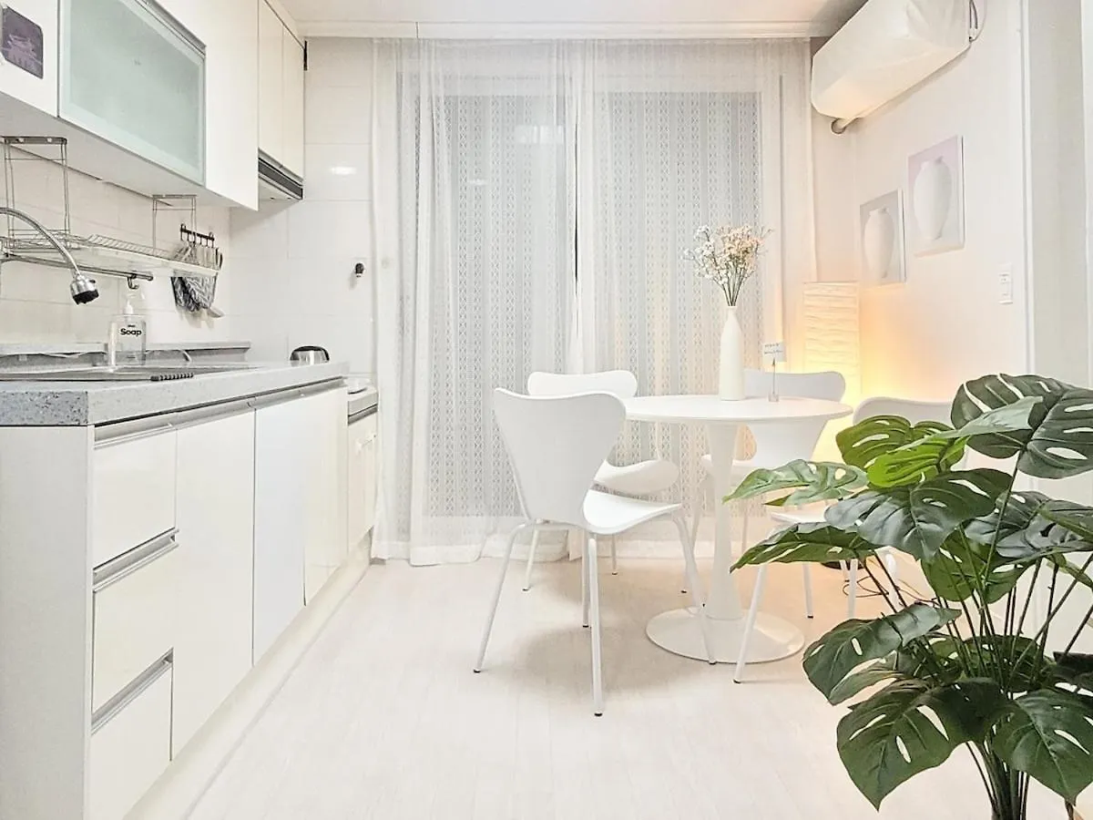 Line 9 Black Stone, 15 Minutes To Gangnam, 30 Minutes To Jamsil, 10 Minutes To Yeouido, 3Bed, Chung-Ang University, Olive Young Seoul 0*,