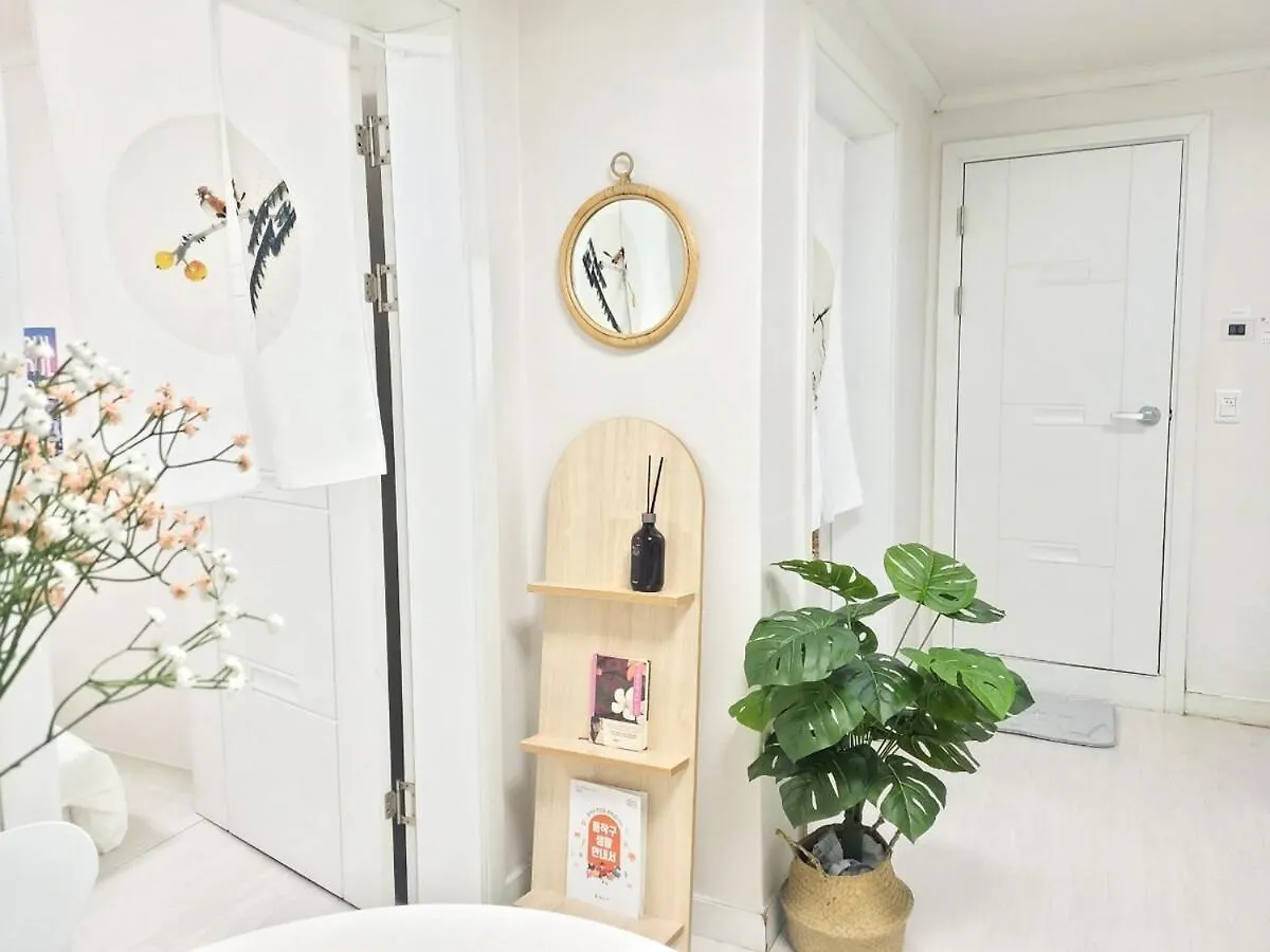Line 9 Black Stone, 15 Minutes To Gangnam, 30 Minutes To Jamsil, 10 Minutes To Yeouido, 3Bed, Chung-Ang University, Olive Young Seoul 0*,  South Korea