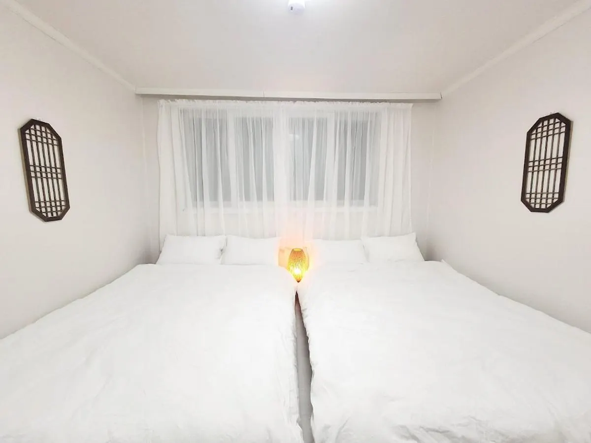 Apartment Line 9 Black Stone, 15 Minutes To Gangnam, 30 Minutes To Jamsil, 10 Minutes To Yeouido, 3Bed, Chung-Ang University, Olive Young Seoul South Korea