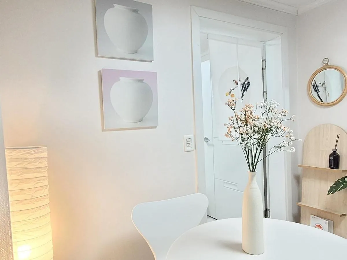Line 9 Black Stone, 15 Minutes To Gangnam, 30 Minutes To Jamsil, 10 Minutes To Yeouido, 3Bed, Chung-Ang University, Olive Young Seoul Apartment